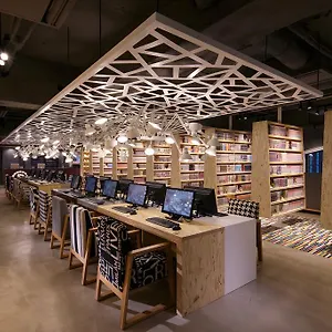 Booth Netcafe & Capsule Tōkyō