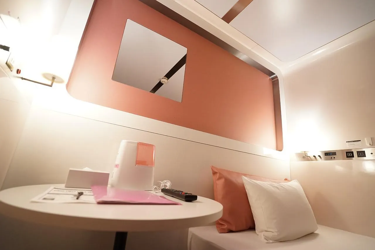 First Cabin Akihabara Showa-Dori Tōkyō Hôtel capsule
